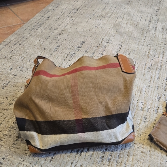 Burberry Women's Medium Maidstone Tote - Picture 2 of 12